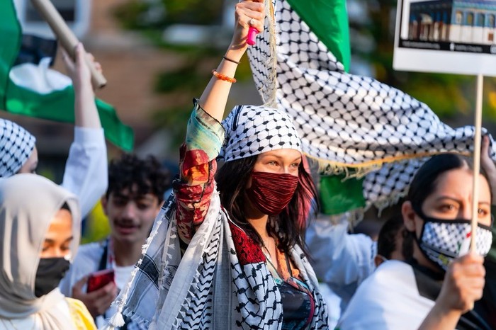 Bella Hadid Bela Palestina, Diisukan Dipecat Dior, Diganti Model Israel