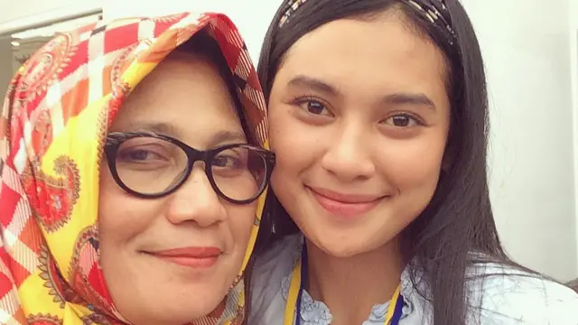 Indah Permatasari Tuliskan Ucapan Selamat Hari Ibu : Sambil Nangis