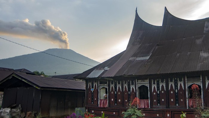 Status Gunung Marapi Naik ke Siaga, Zona Bahaya Jadi 4,5 Km