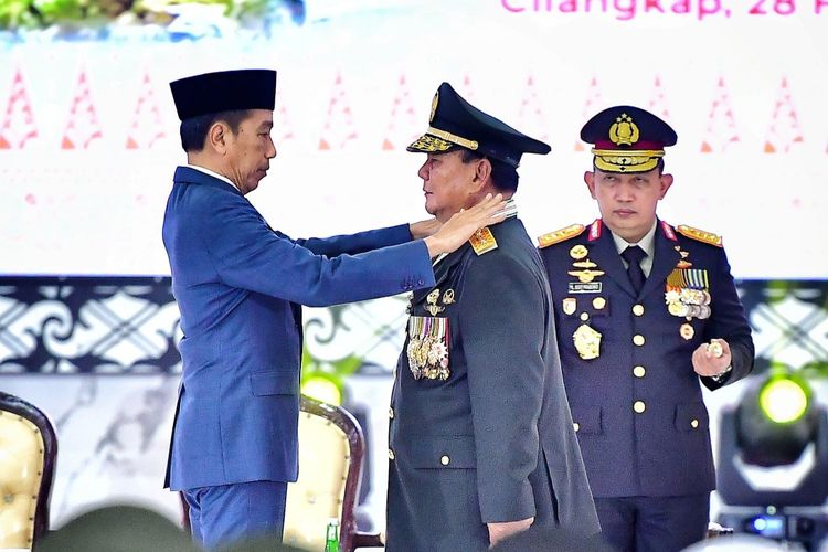 Gelar Jenderal Kehormatan Prabowo Dinilai Ilegal?
