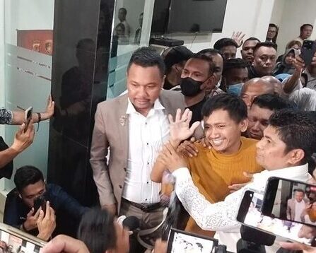 Senyum Pegi Setelah Bebas dari Polda Jabar